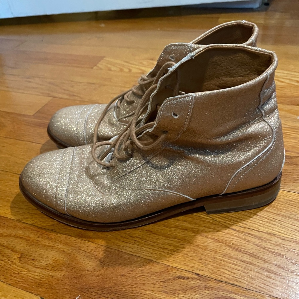 Gold swivells